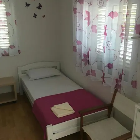 Nevenka Apartment Trogir
